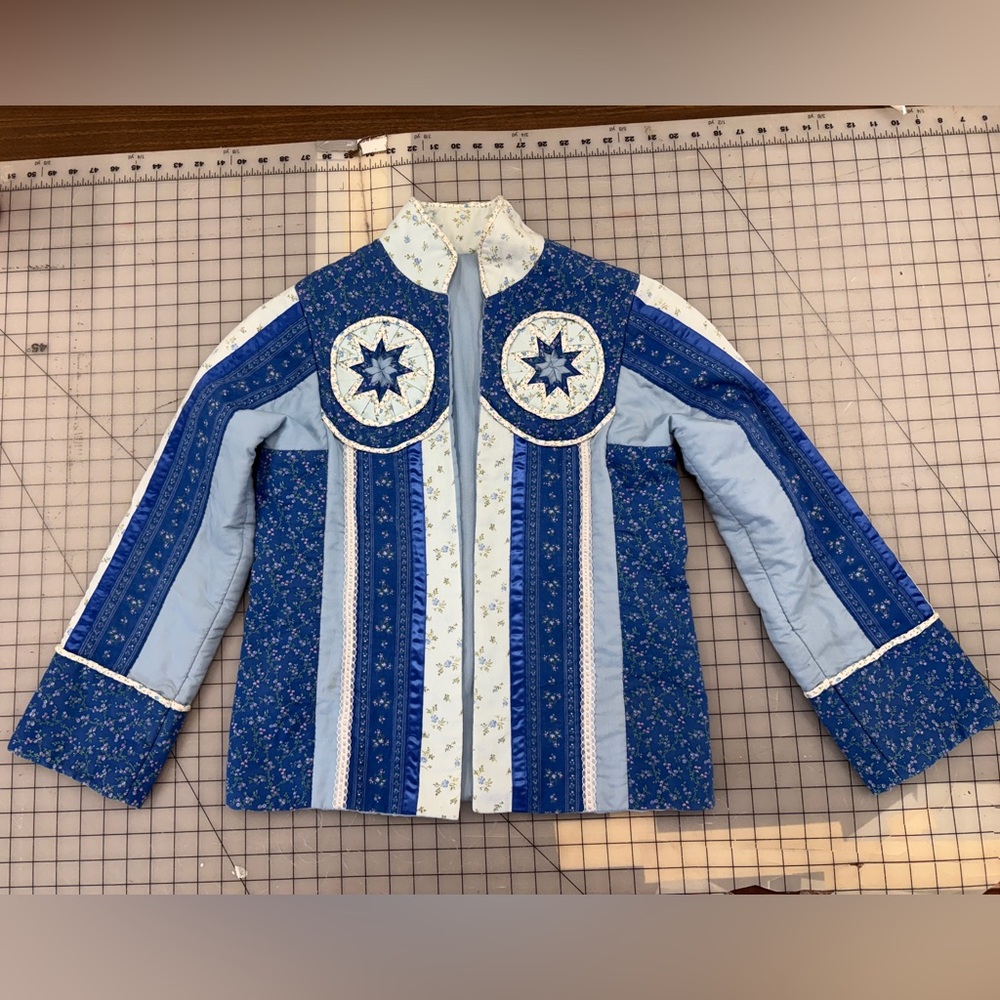 Cottage-core quilted patchwork jacket - image 1